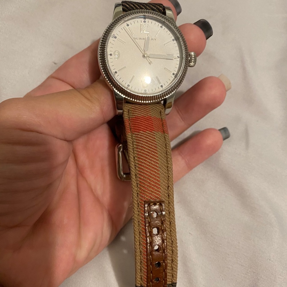 Burberry Watch - Picture 5 of 6